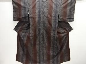 縞に花模様織り出し本場泥大島紬着物